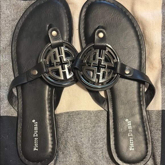 Pierre Dumas Black Sandals size 9 - Picture 1 of 2